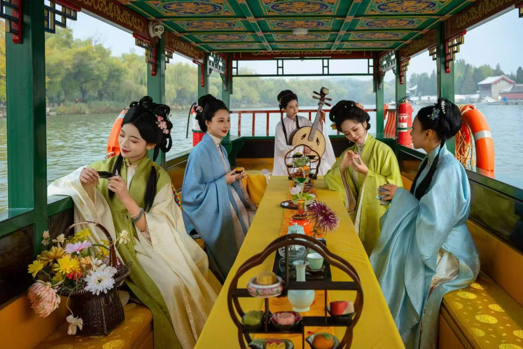 Pékin : Palais d'Été, costume de style Qing et thé royal l'après-midi